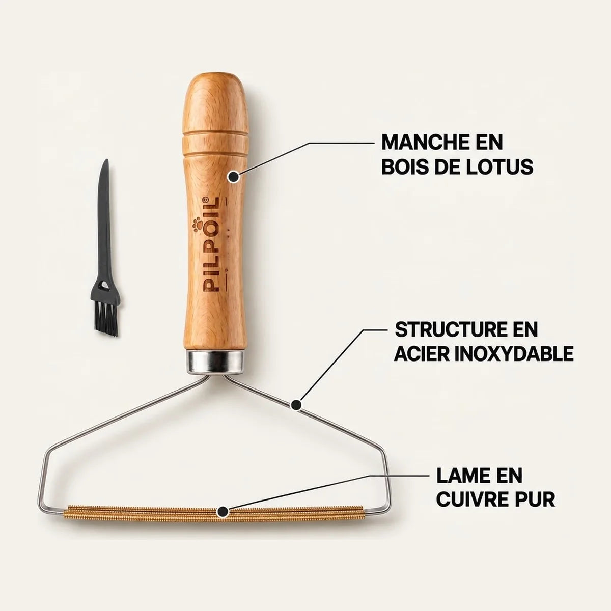 Brosse tapis anti-poils PILPOIL® : manche en bois de hêtre, structure en acier inoxydable et lame crantée, avec sa brossette de nettoyage